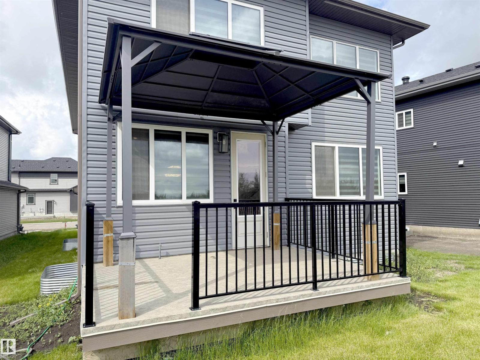 1837 63 AV NE - 47