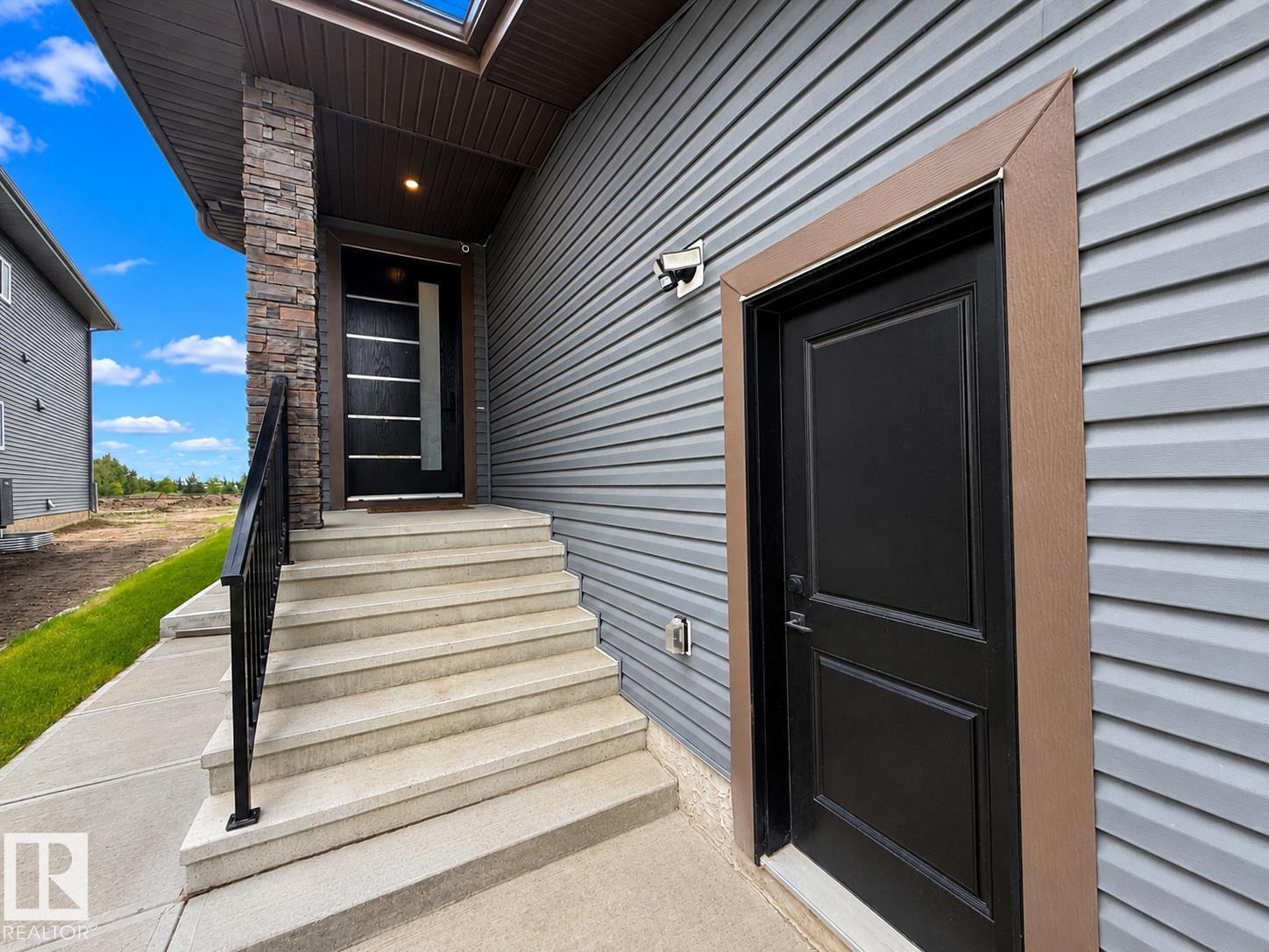 1837 63 AV NE - 6