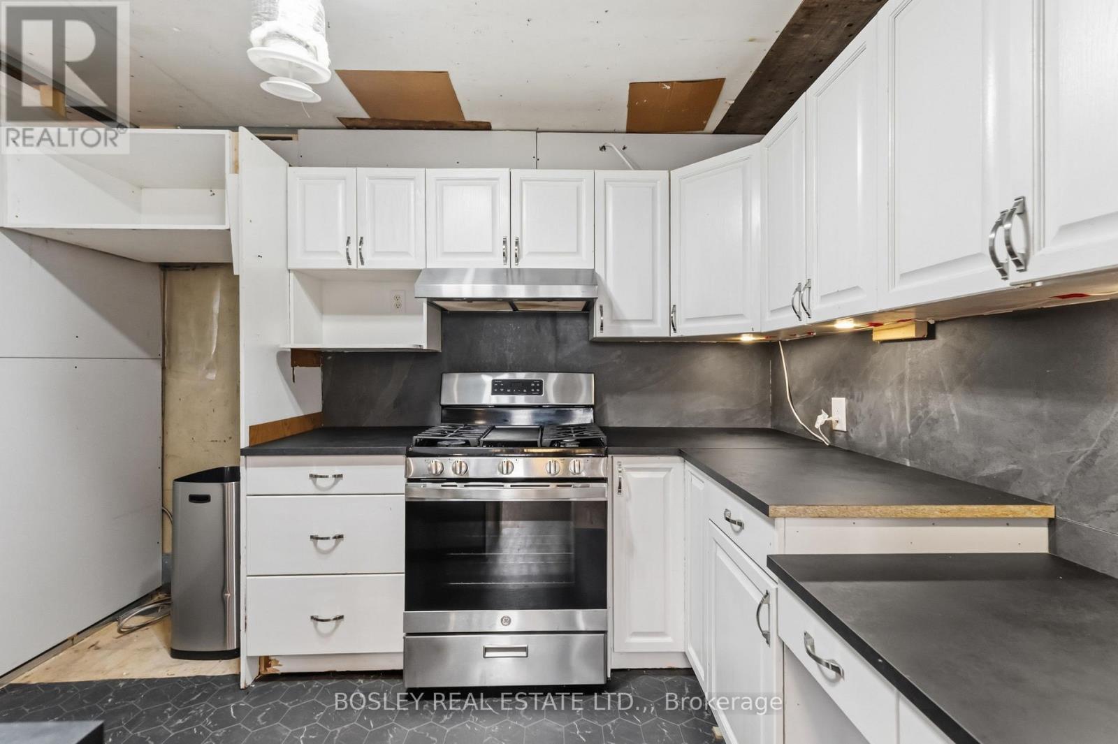 230 PELHAM ROAD - 19