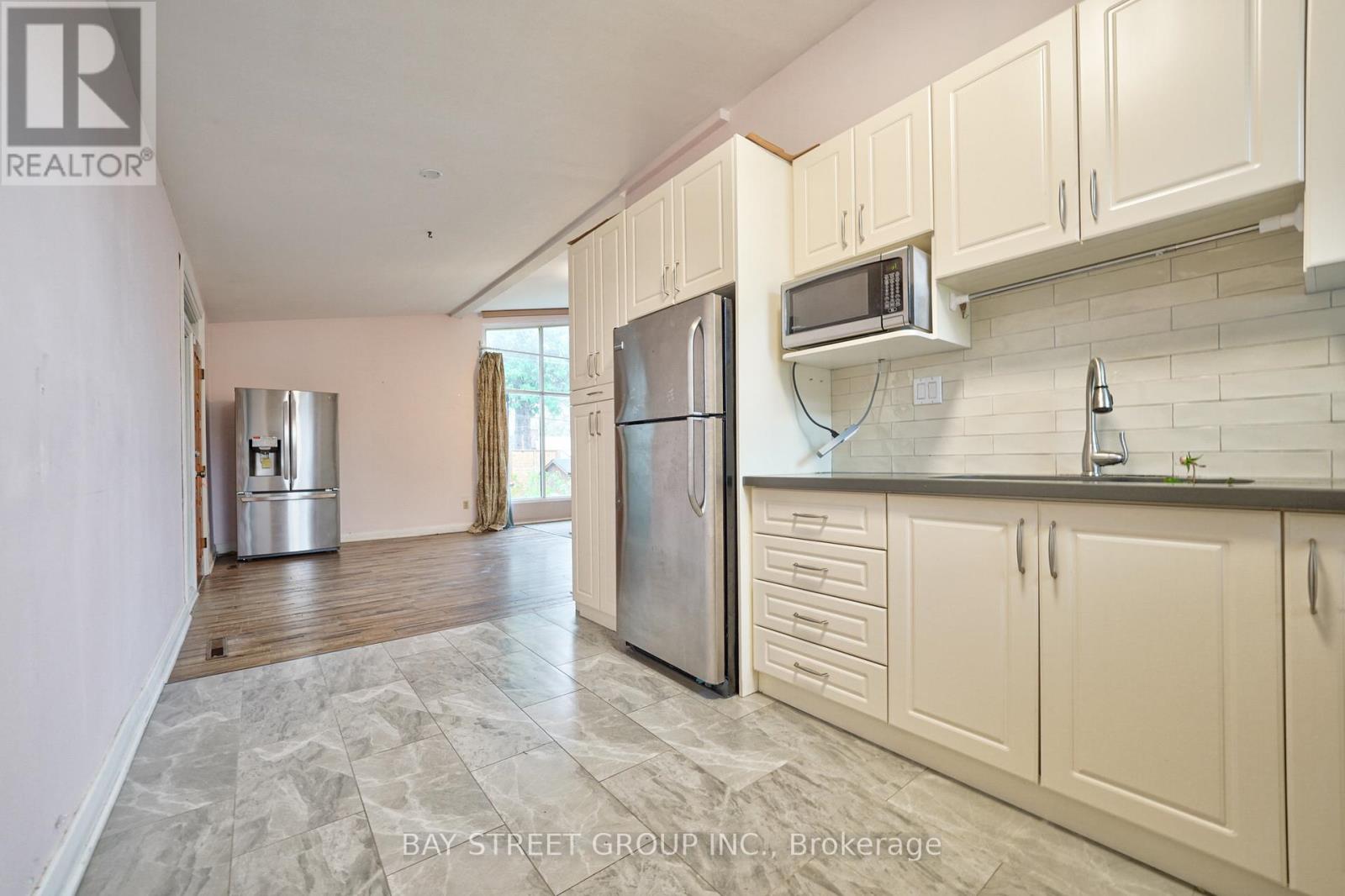 5 COTTONWOOD DRIVE - 11