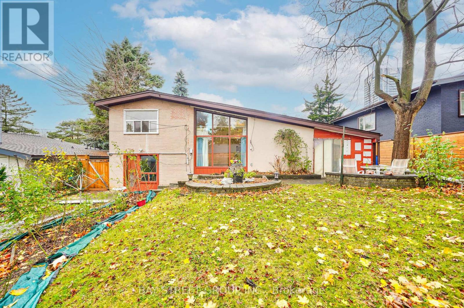 5 COTTONWOOD DRIVE - 27