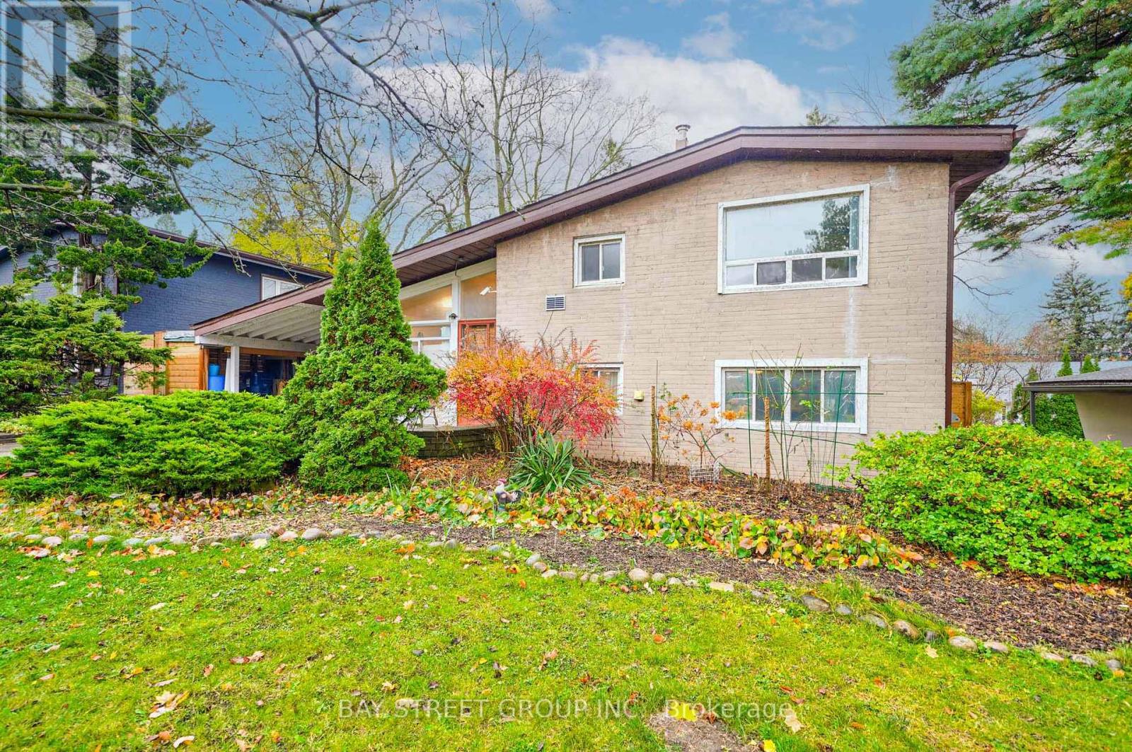 5 COTTONWOOD DRIVE - 3