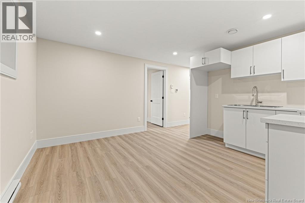 321 Lady Russell Street - 20