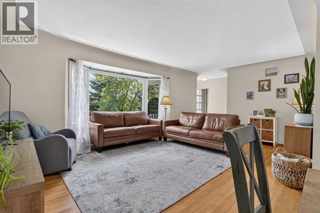 3431 23 Street NW - photo 4