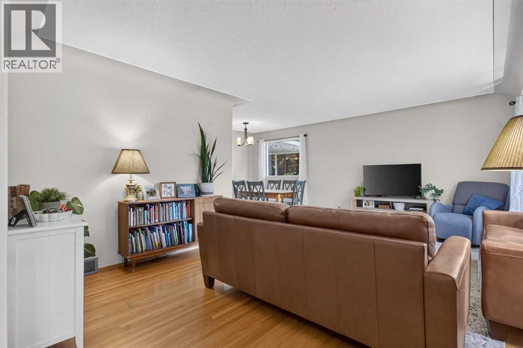 3431 23 Street NW - photo 5