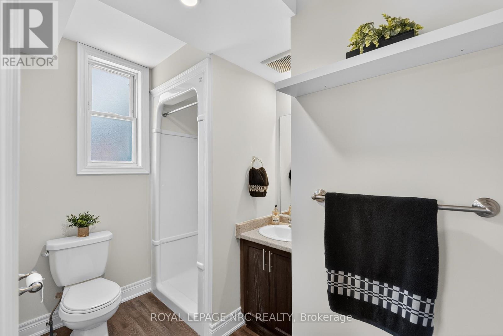 185 CATHERINE STREET - 17