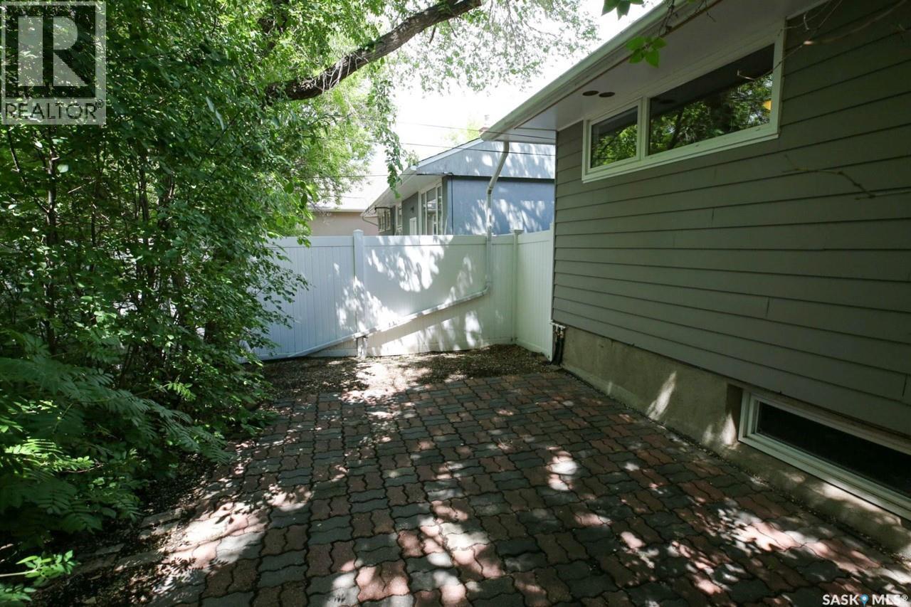 2612 PASQUA STREET — photo 19