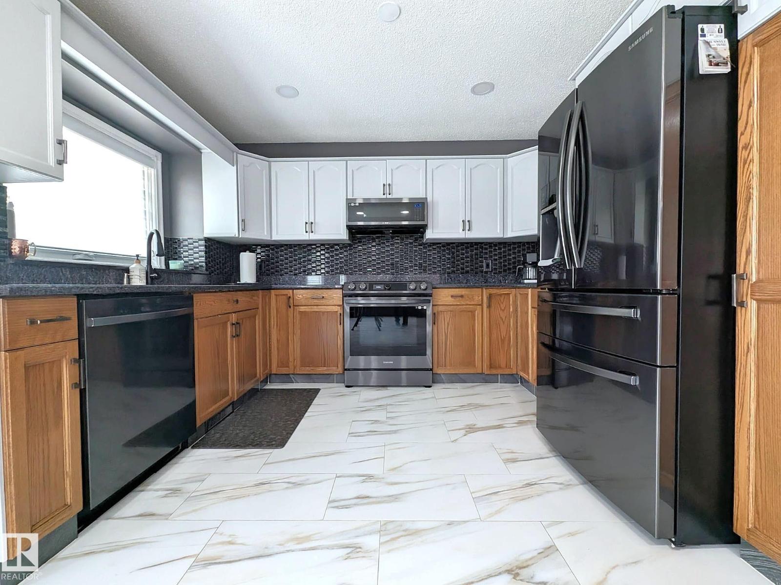 15235 61 ST NW - 19