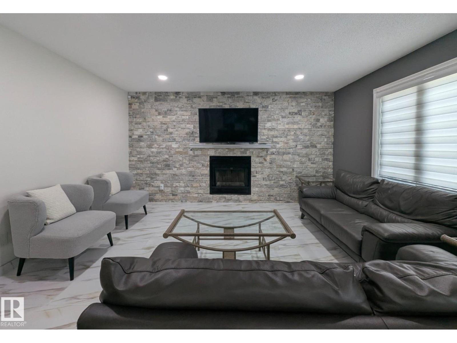 15235 61 ST NW - 21