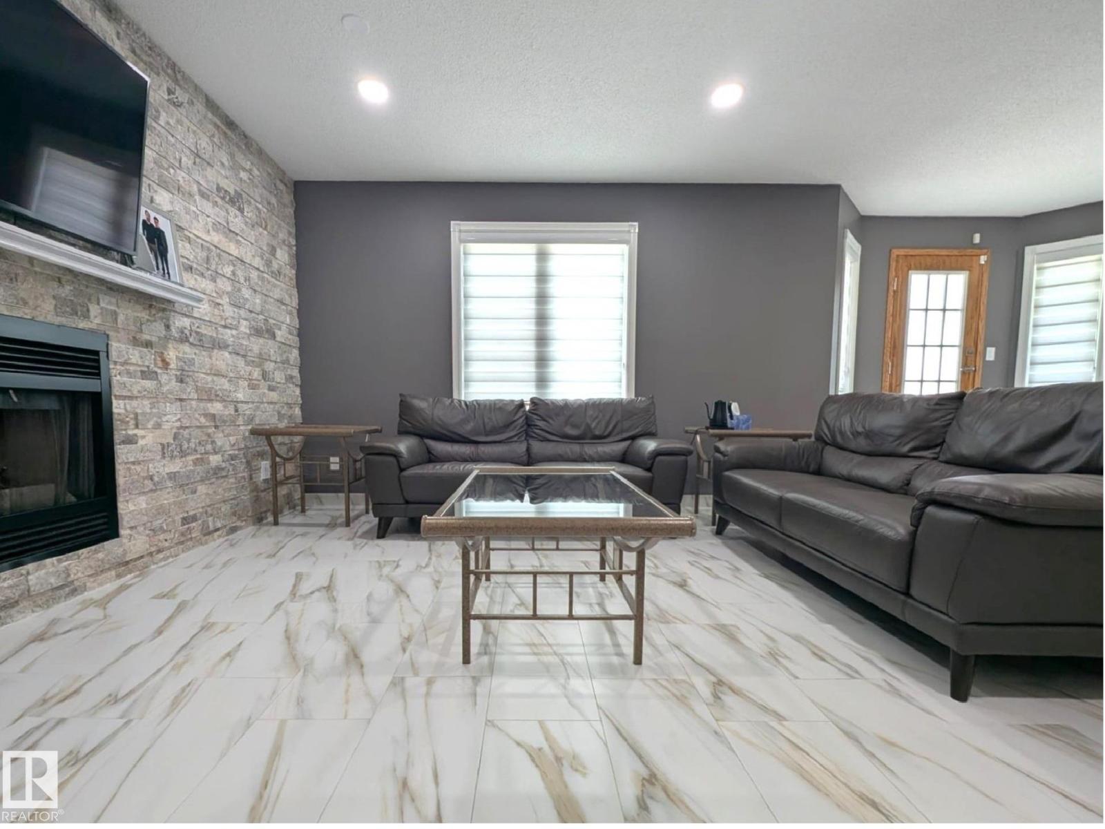 15235 61 ST NW - 22