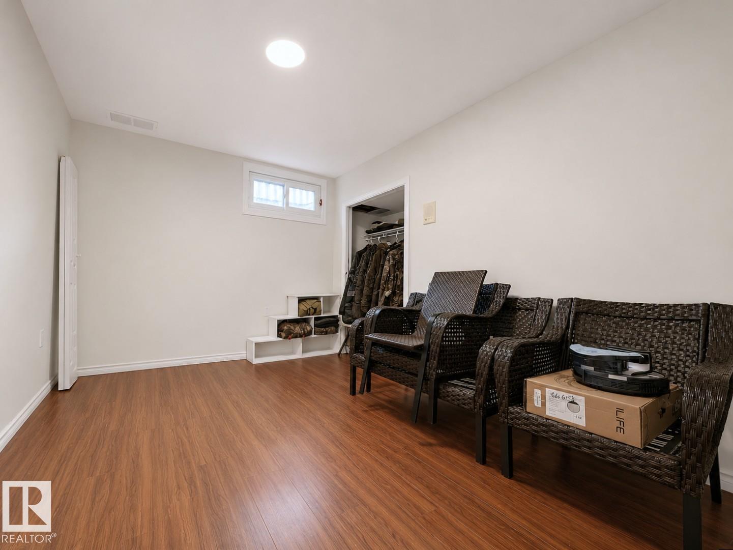 15235 61 ST NW - 26