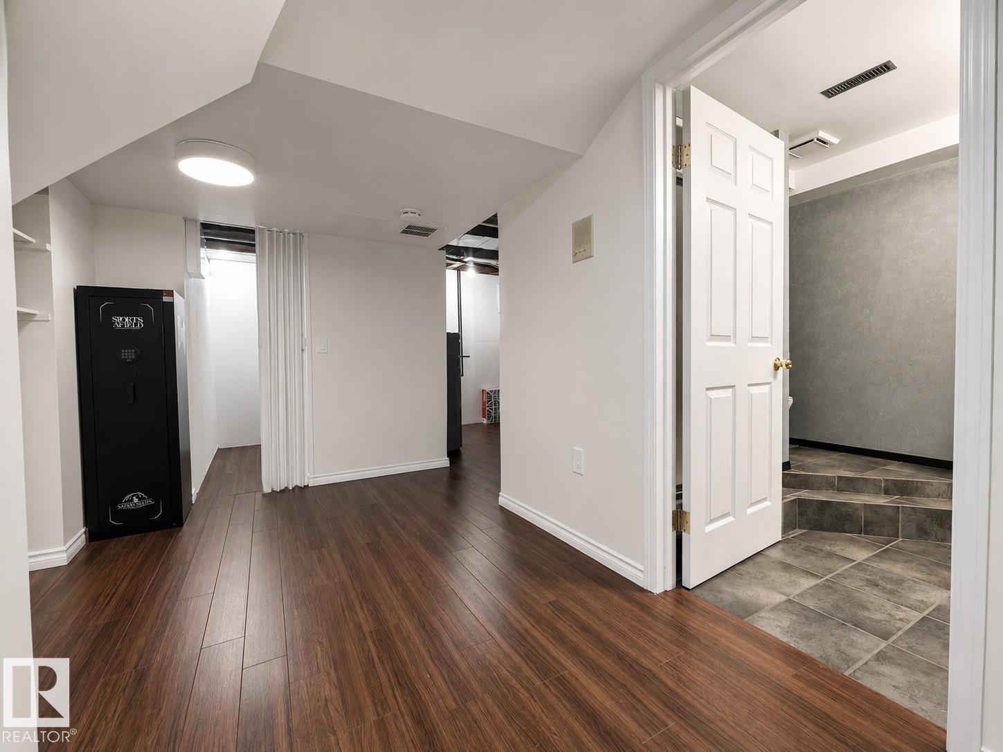 15235 61 ST NW - 28