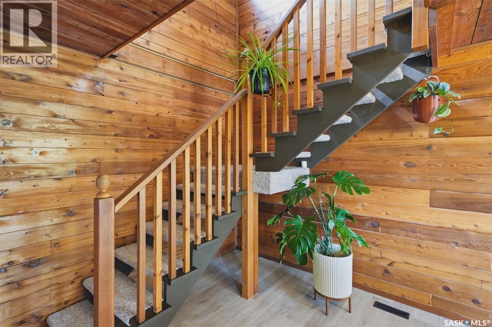 2406 Clarence AVENUE S — photo 14