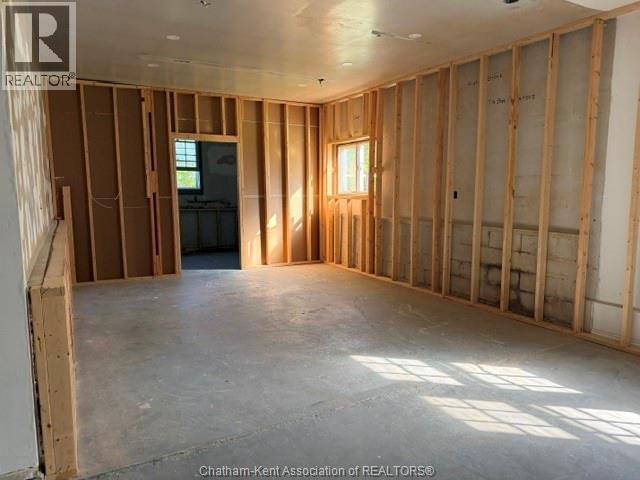 424 Gregory DRIVE - 24