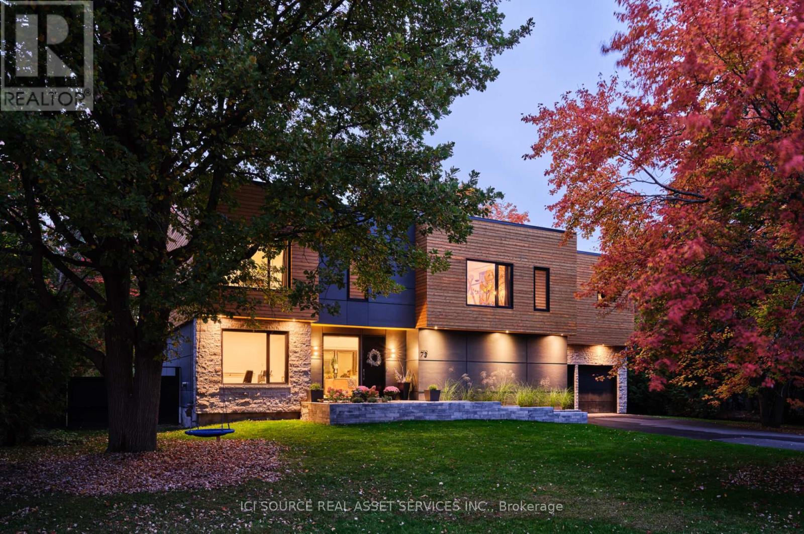 73 PINEGLEN CRESCENT - 1