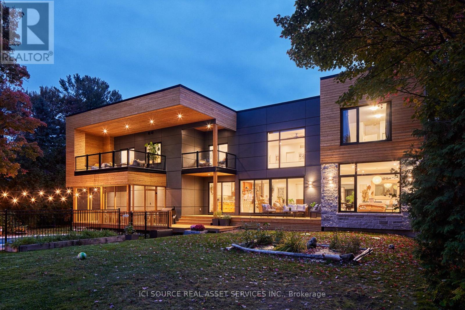 73 PINEGLEN CRESCENT - 2