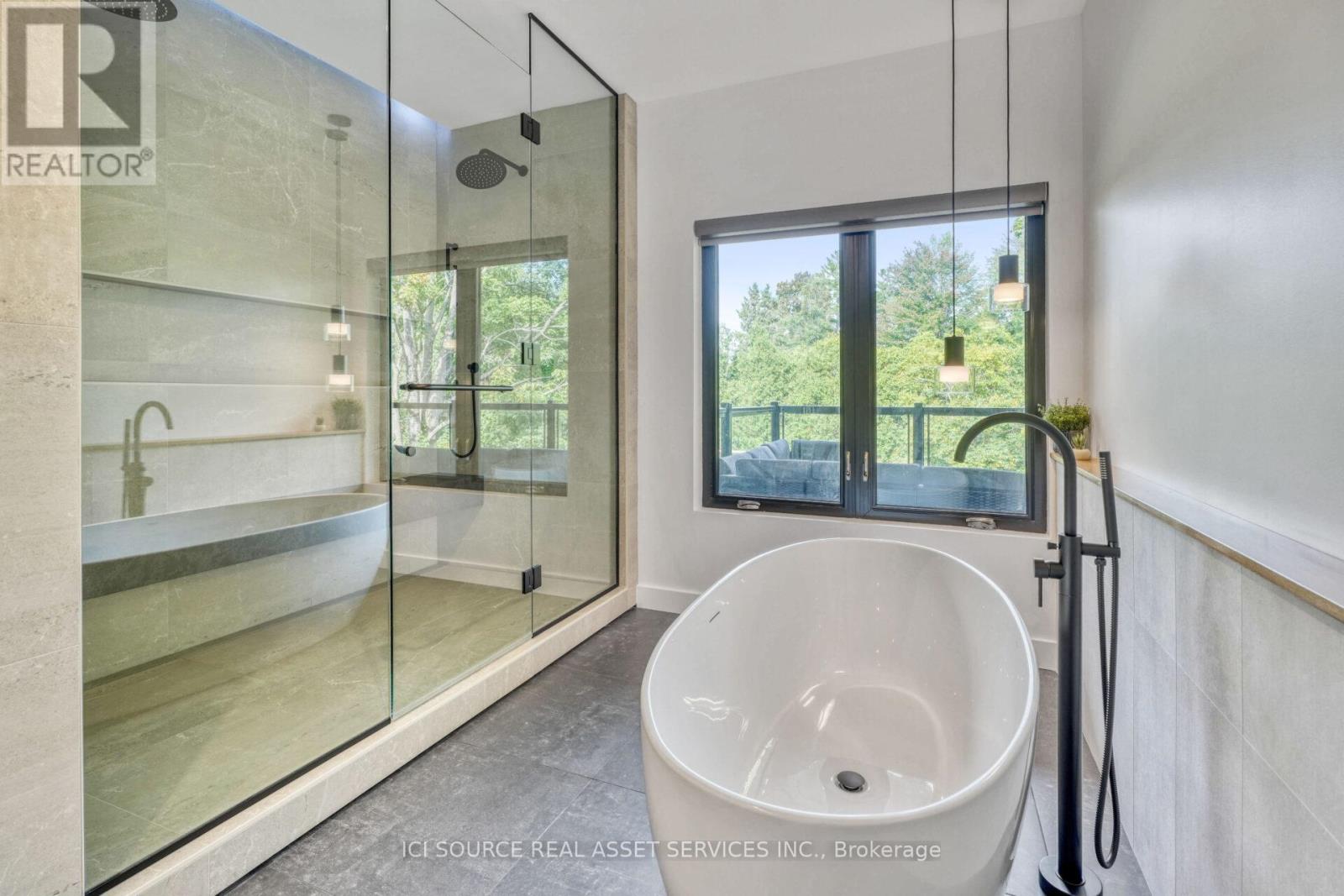 73 PINEGLEN CRESCENT - 35