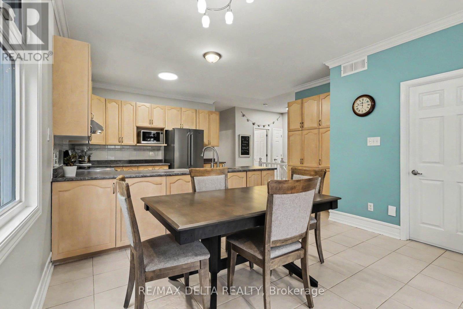3 Bed, 3 Bath House for Sale in Ottawa – 604 VALIN STREET, Ottawa – MLS# X13465658 - Image 17