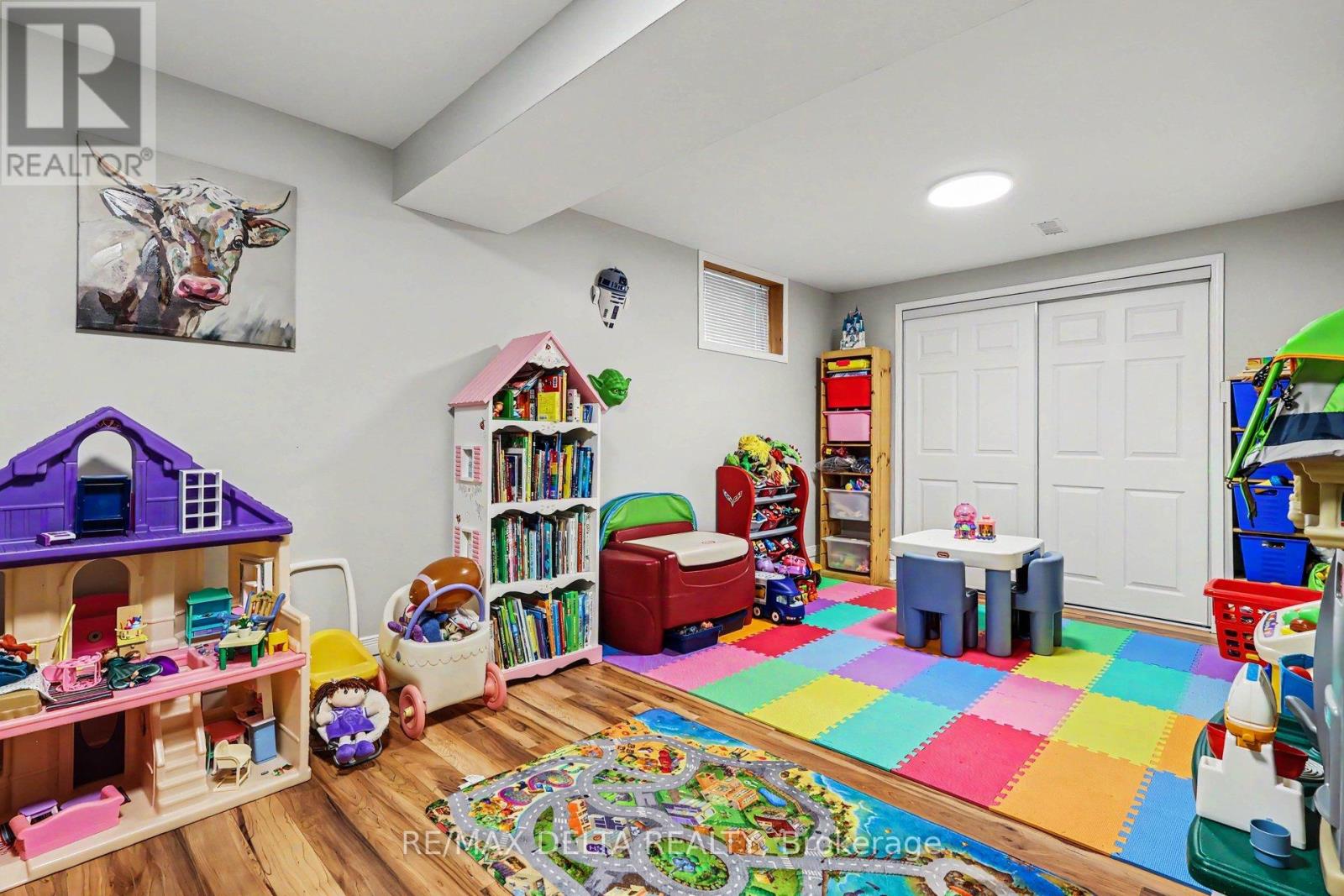 3 Bed, 3 Bath House for Sale in Ottawa – 604 VALIN STREET, Ottawa – MLS# X13465658 - Image 33