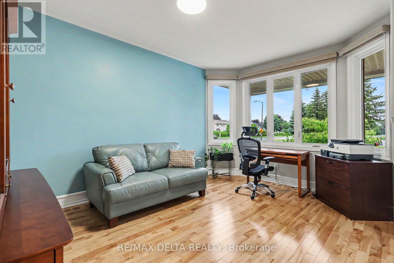 3 Bed, 3 Bath House for Sale in Ottawa – 604 VALIN STREET, Ottawa – MLS# X13465658 - Image 6