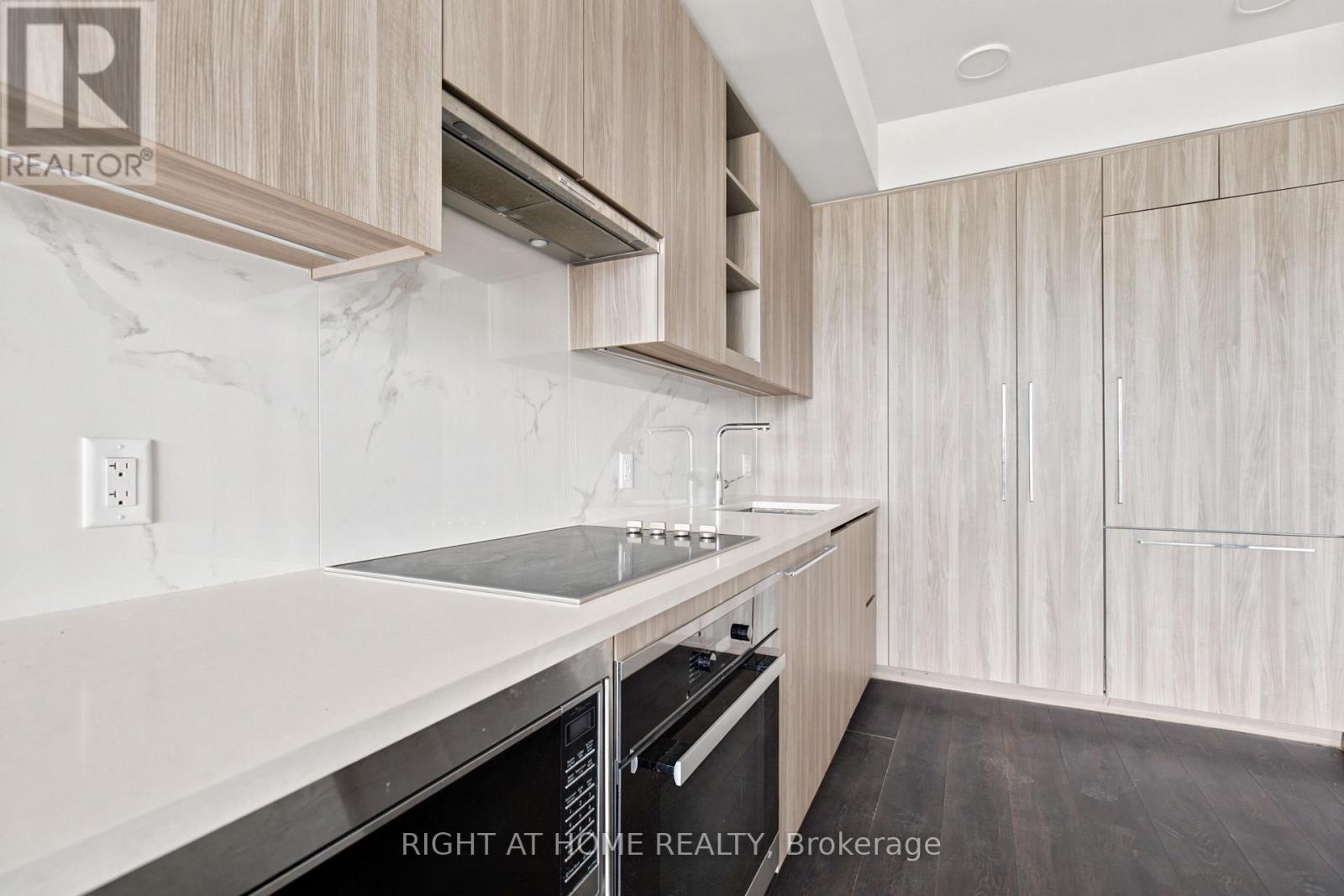 #2107 25 MCMAHON DRIVE - 8