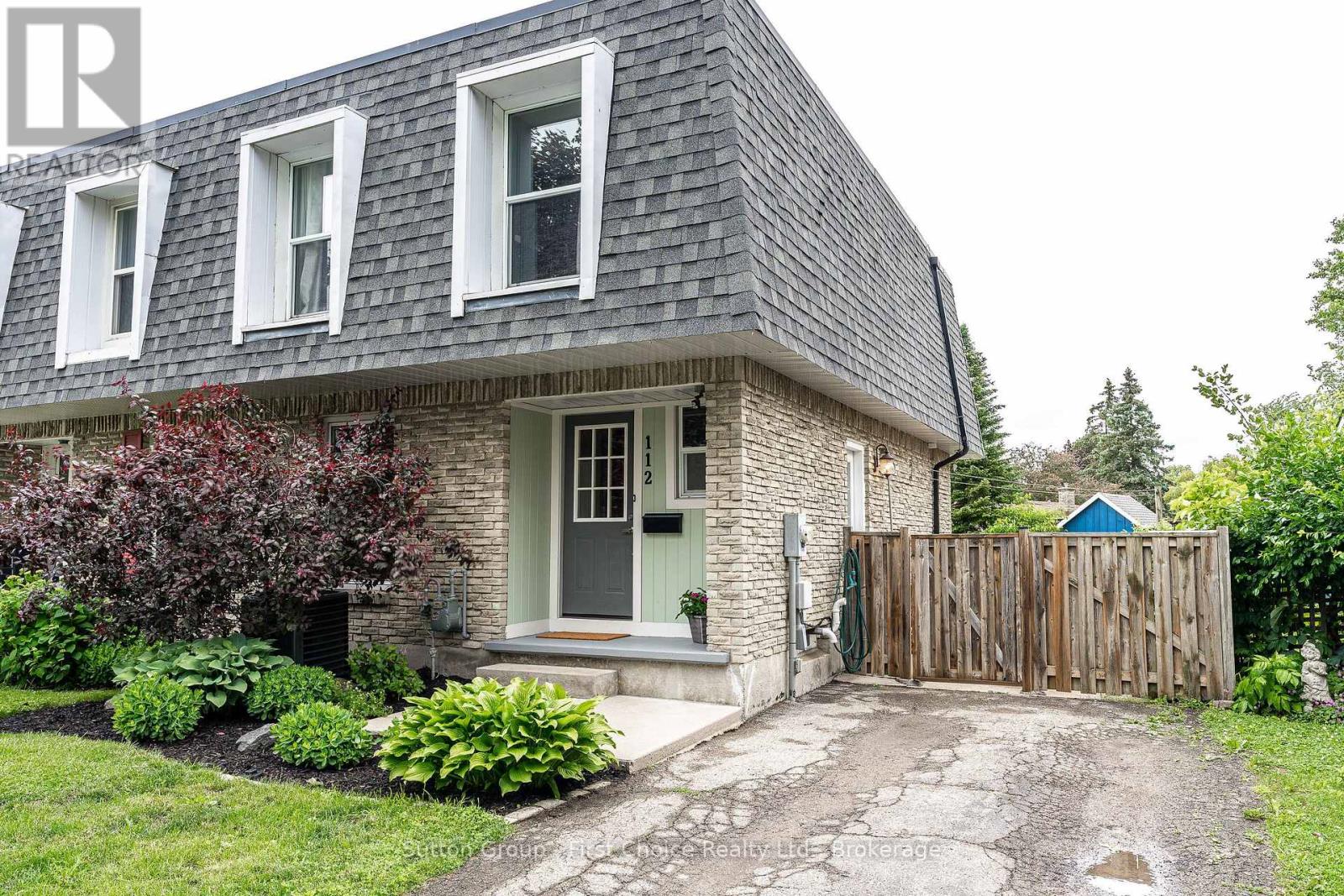 112 KATHRYN CRESCENT - 1