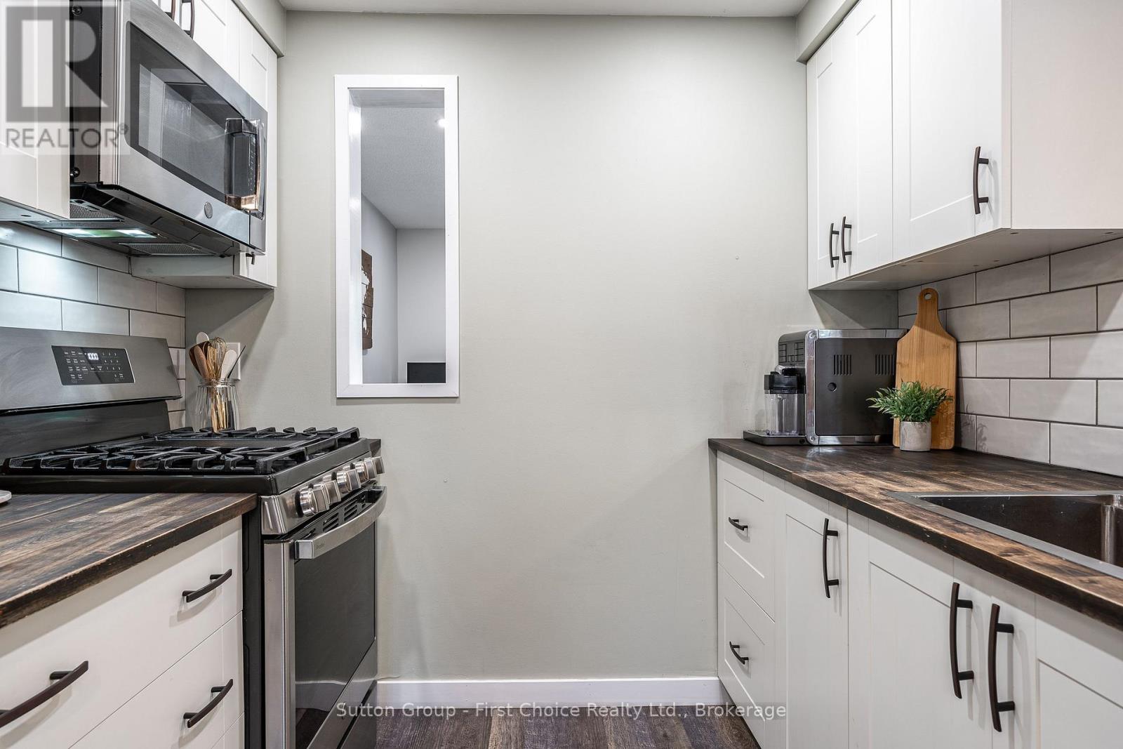 112 KATHRYN CRESCENT - 10