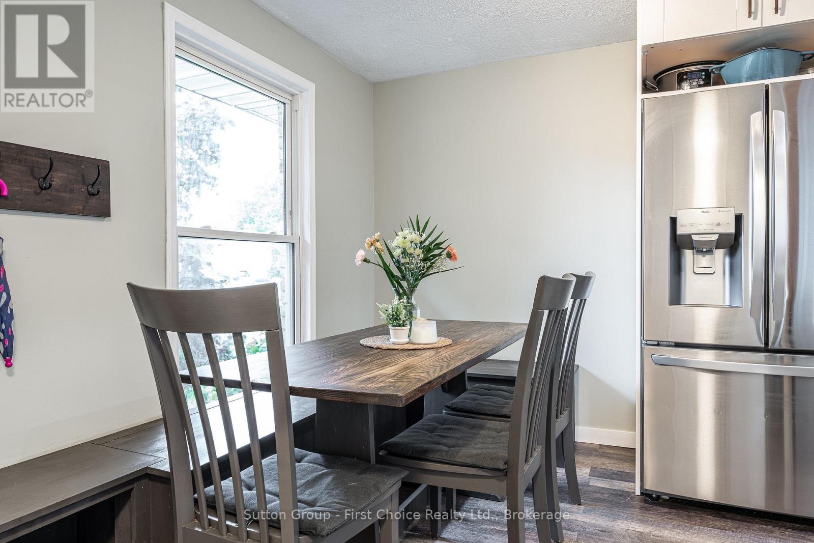 112 KATHRYN CRESCENT - 13