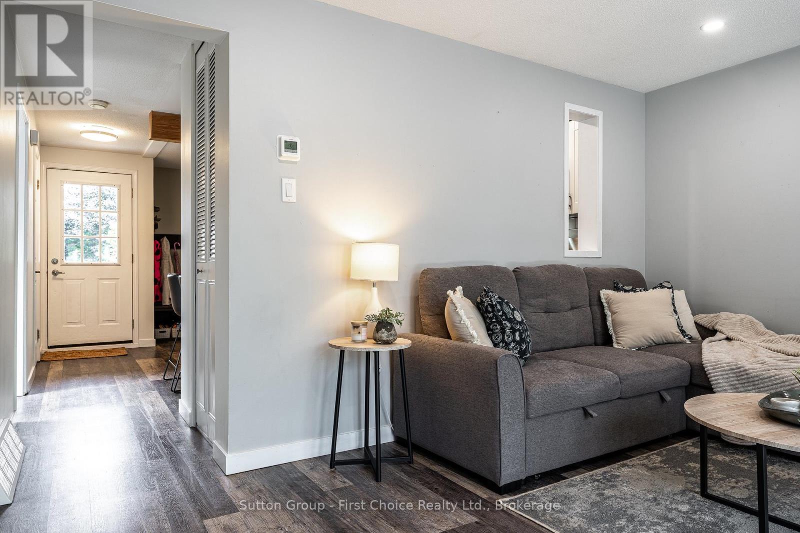 112 KATHRYN CRESCENT - 16