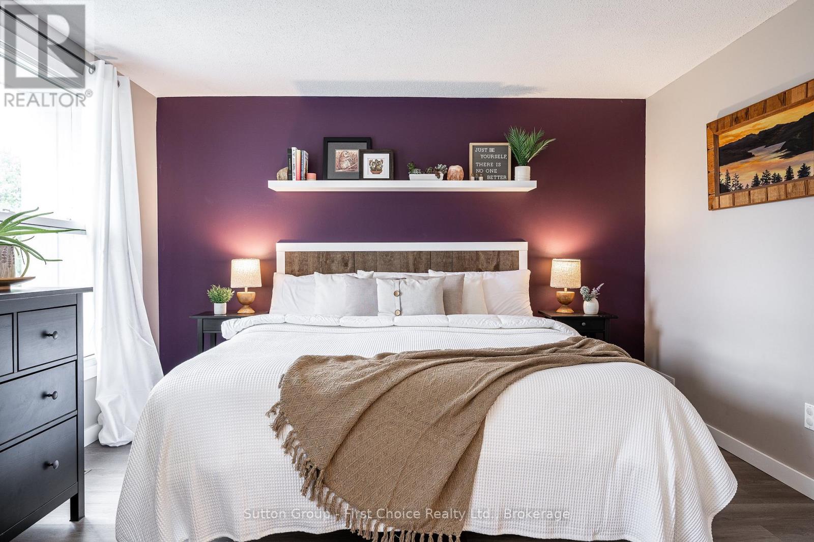 112 KATHRYN CRESCENT - 22