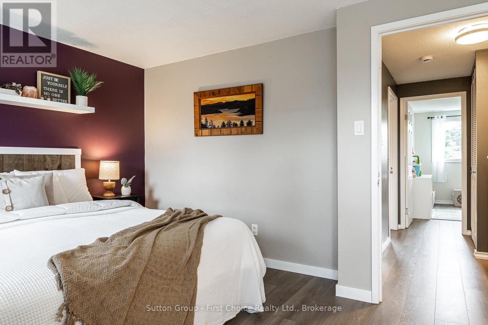 112 KATHRYN CRESCENT - 24