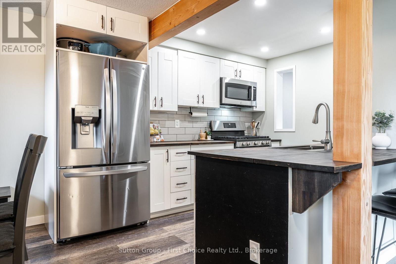 112 KATHRYN CRESCENT - 3
