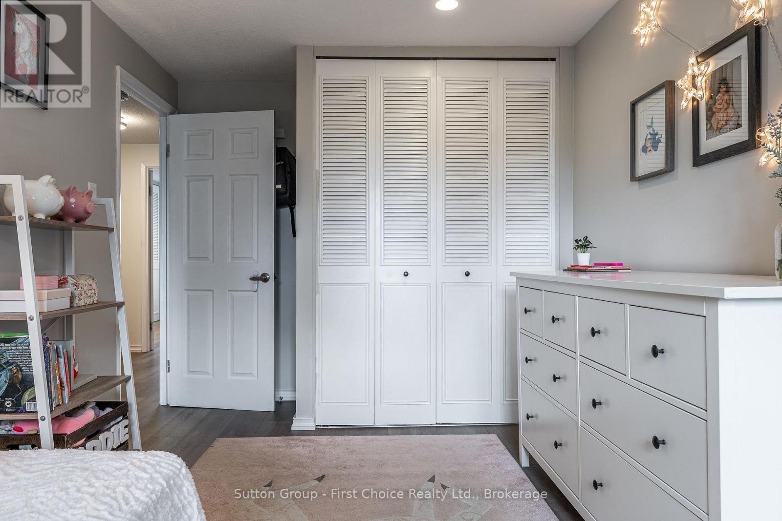 112 KATHRYN CRESCENT - 30
