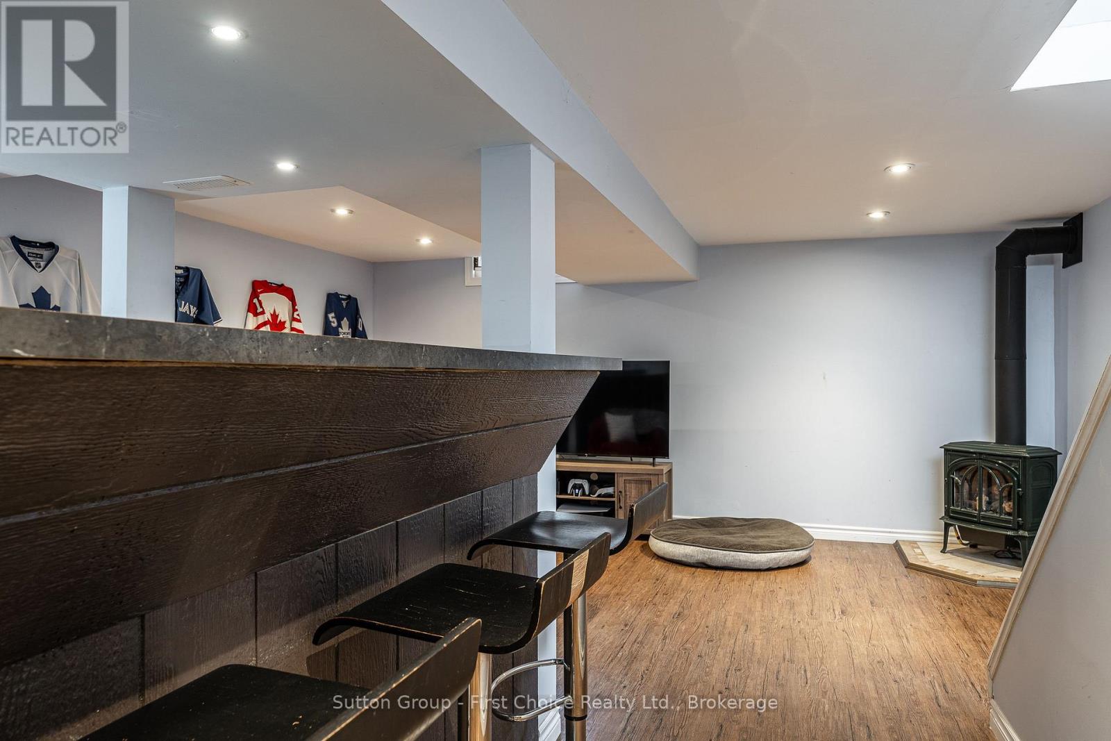112 KATHRYN CRESCENT - 39