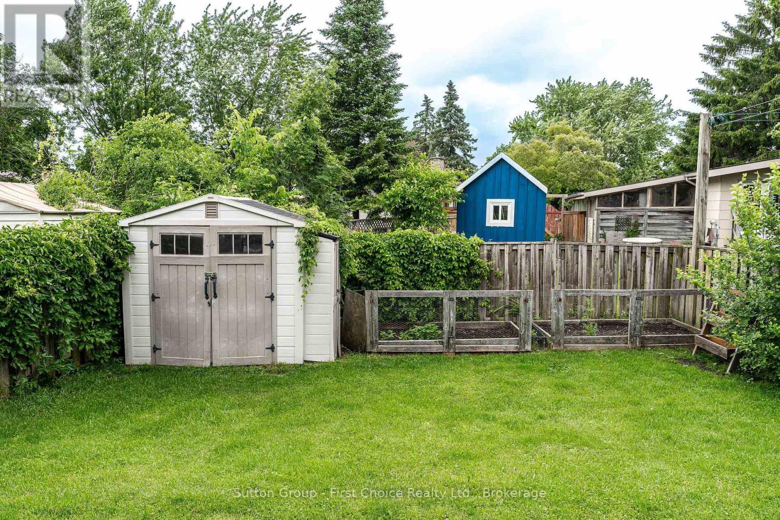 112 KATHRYN CRESCENT - 42