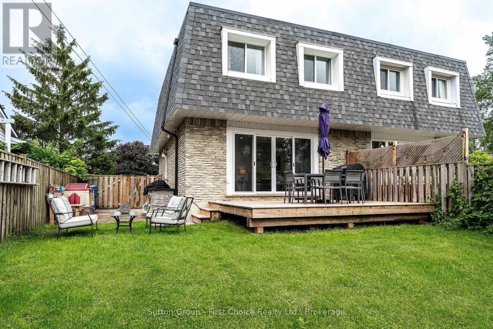 112 KATHRYN CRESCENT - 46