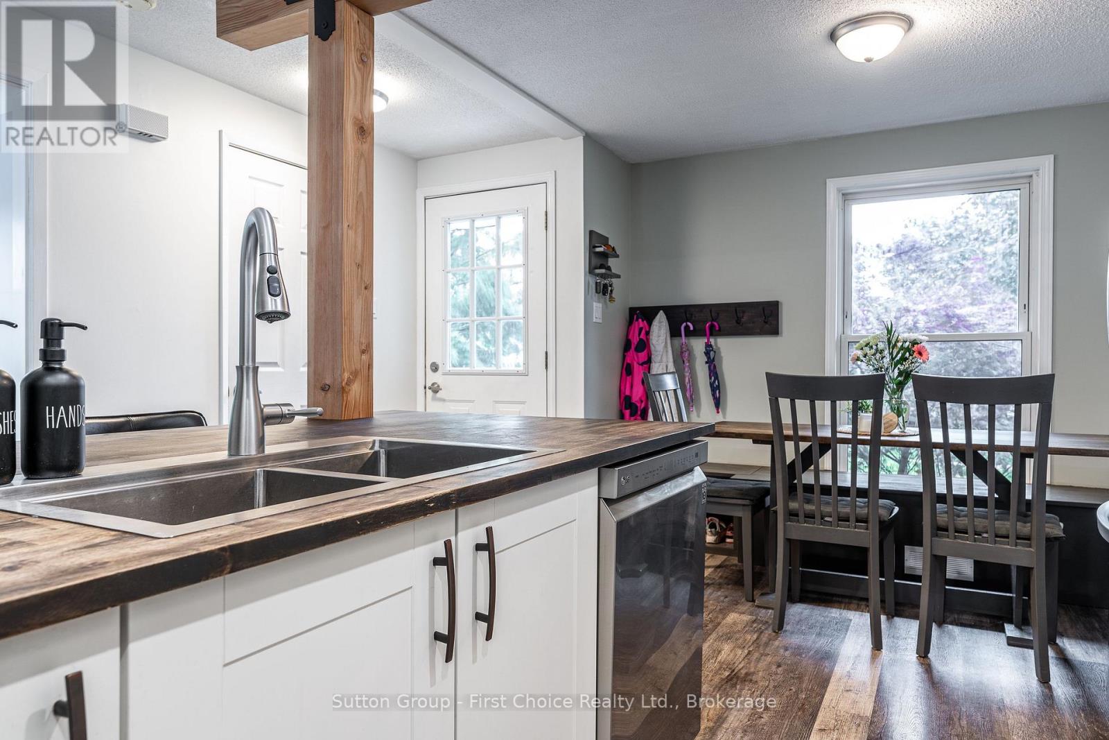 112 KATHRYN CRESCENT - 6