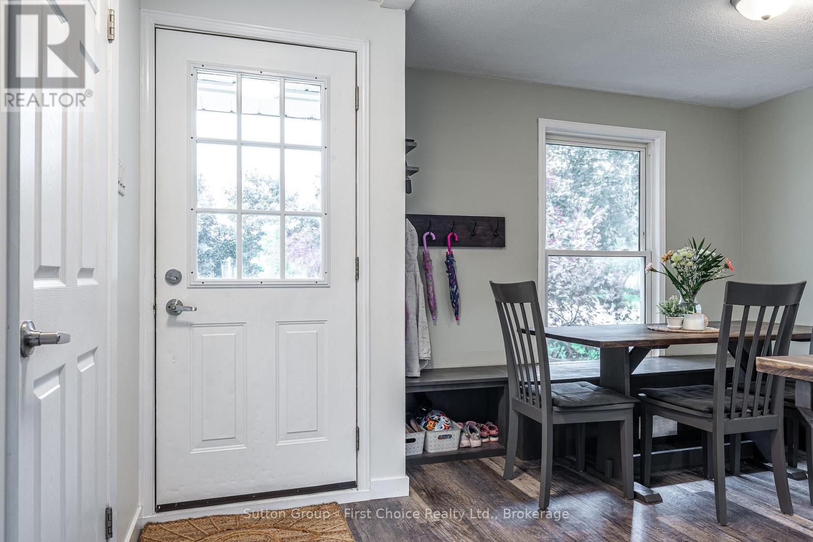 112 KATHRYN CRESCENT - 7