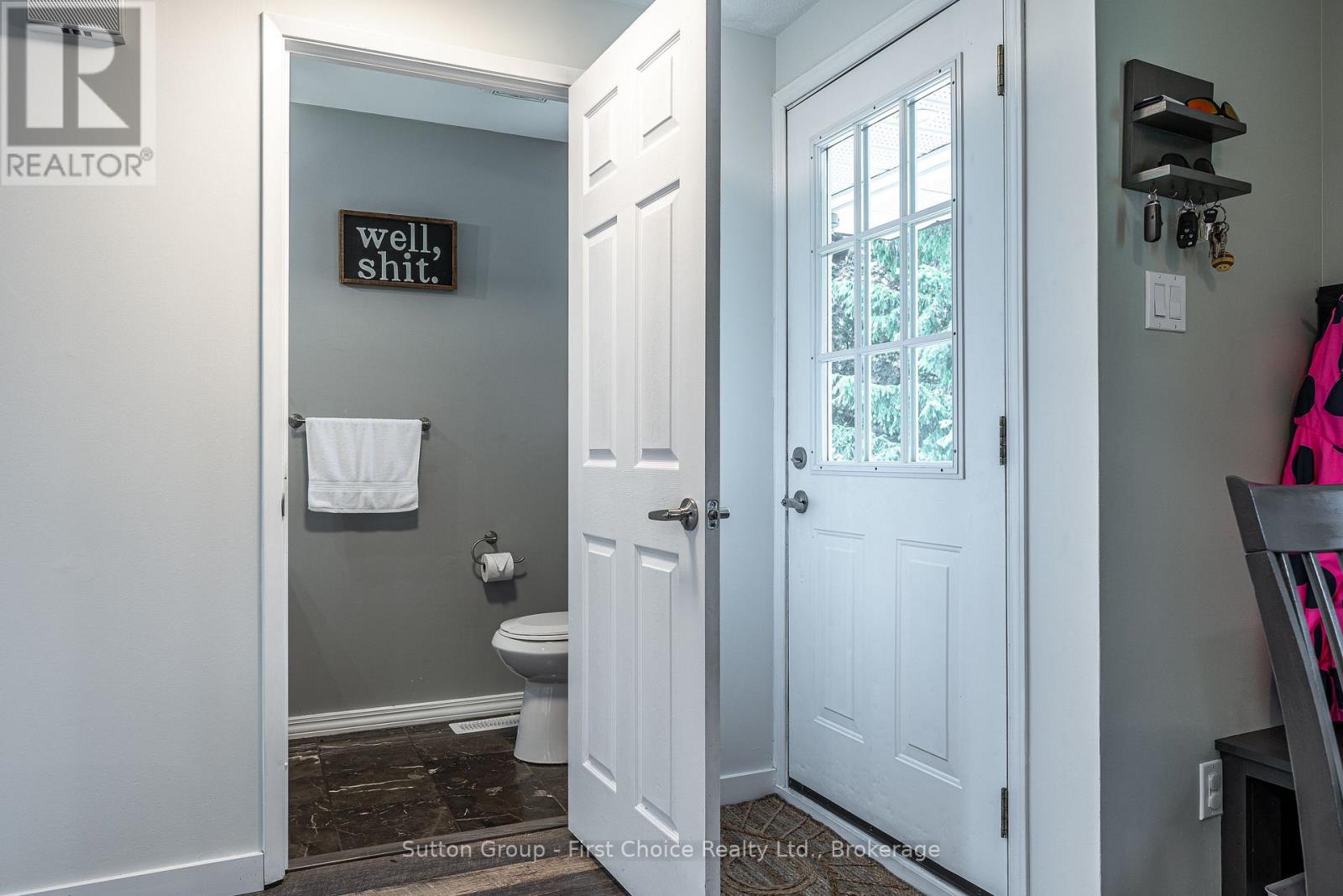 112 KATHRYN CRESCENT - 8
