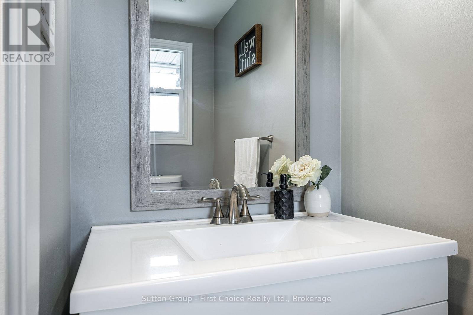 112 KATHRYN CRESCENT - 9