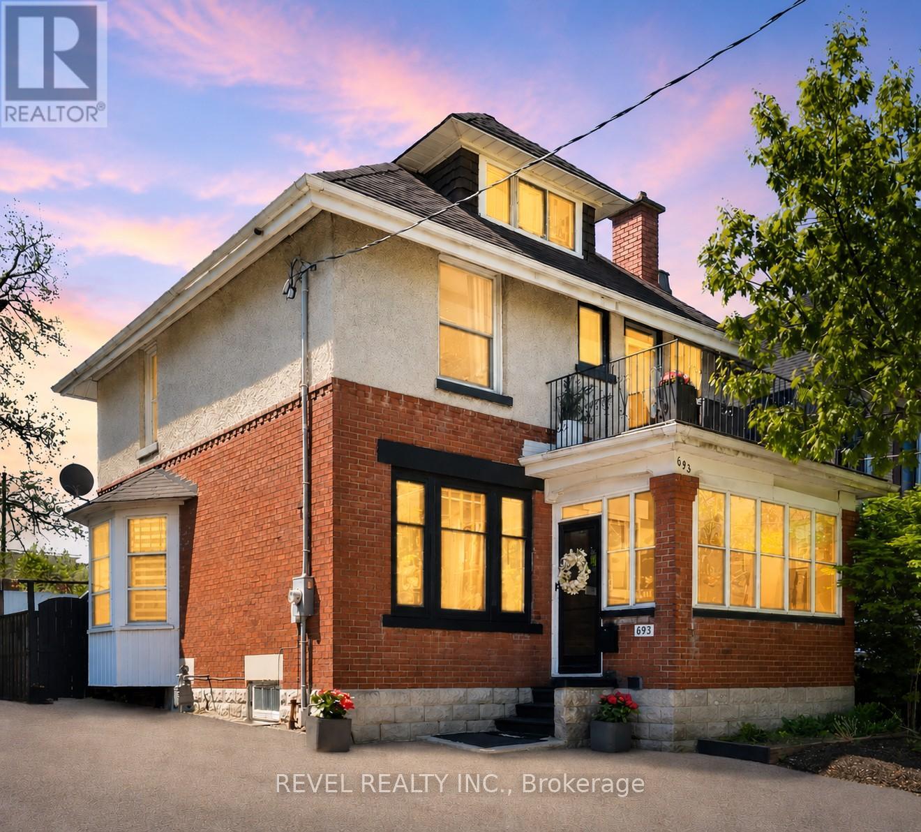 693 QUEENS AVENUE - 1