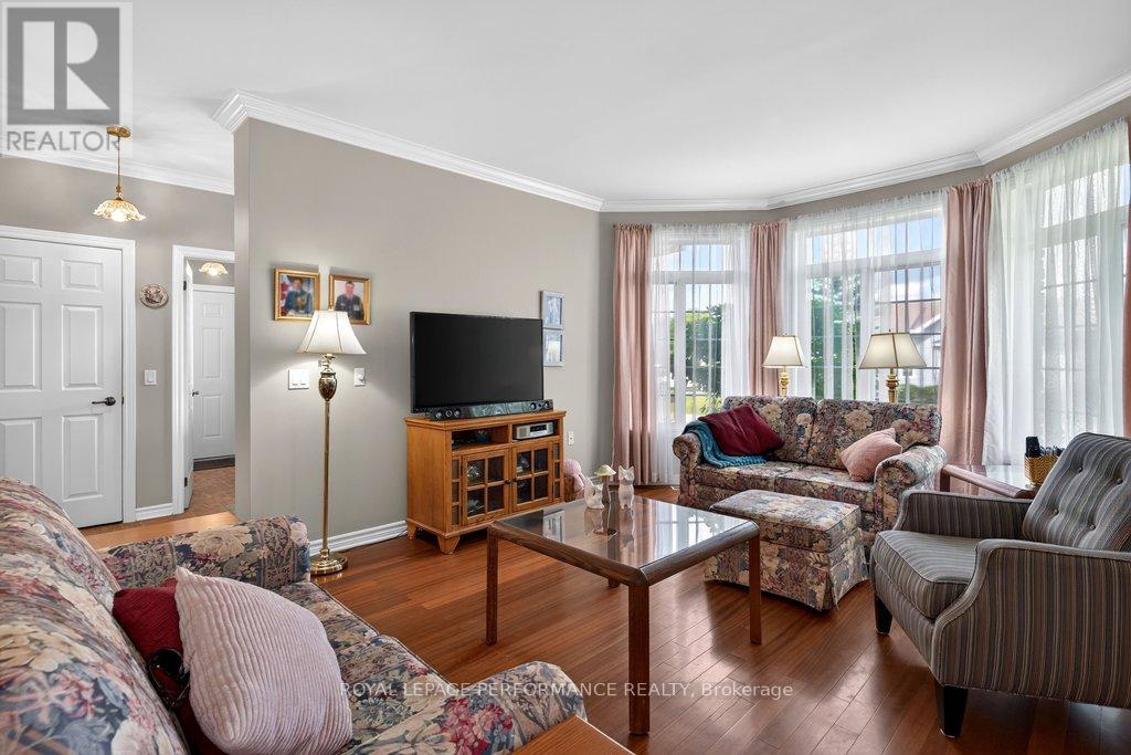 2 Bed, 2 Bath House for Sale in Ottawa – 997 ADA BARRINGTON PRIVATE, Ottawa – MLS# X13462640 - Image 12