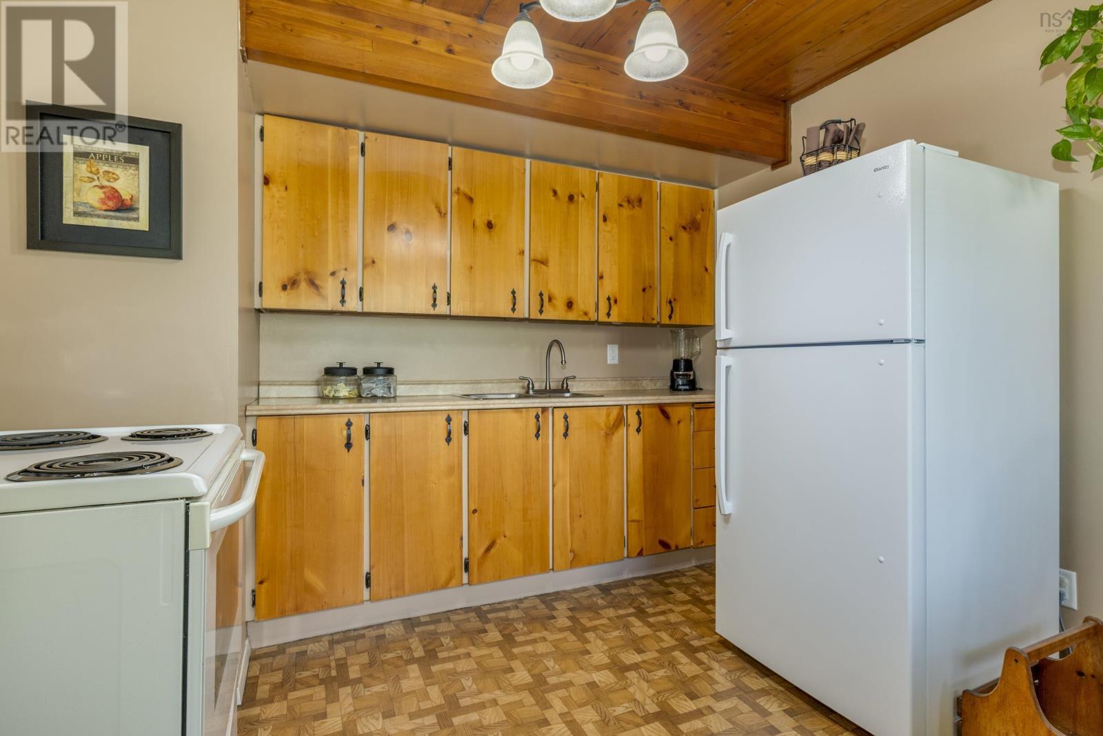 Property 3 of 17 of 38 Drumdonald Road