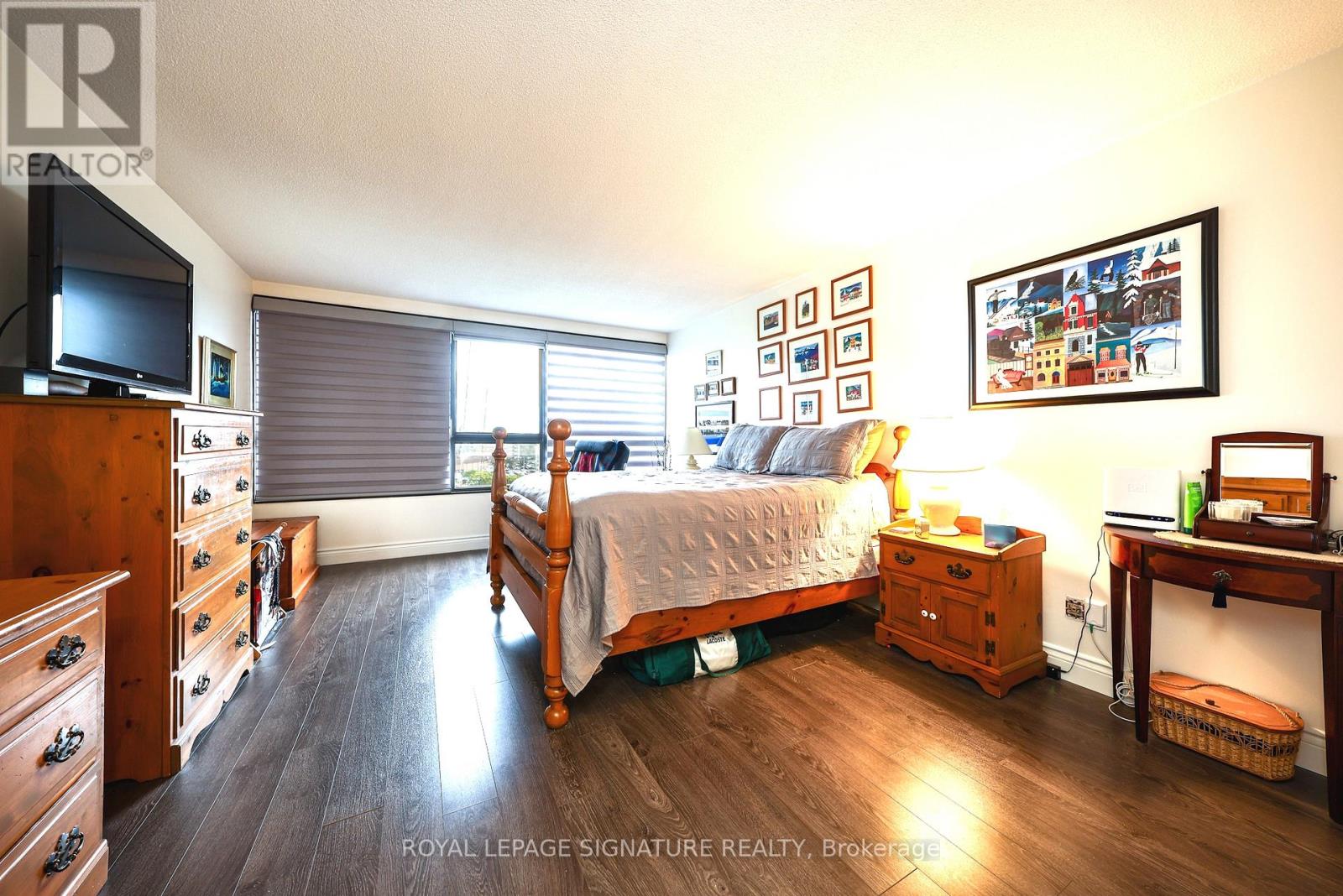 #907 1300 BLOOR STREET - 33