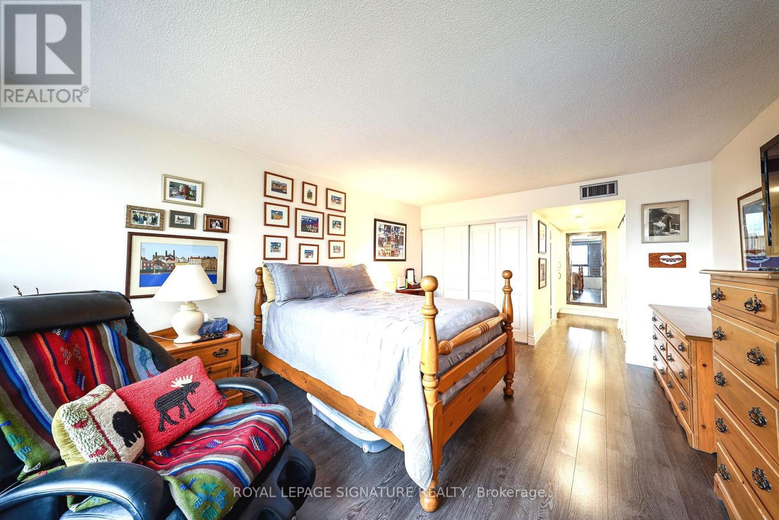 #907 1300 BLOOR STREET - 34