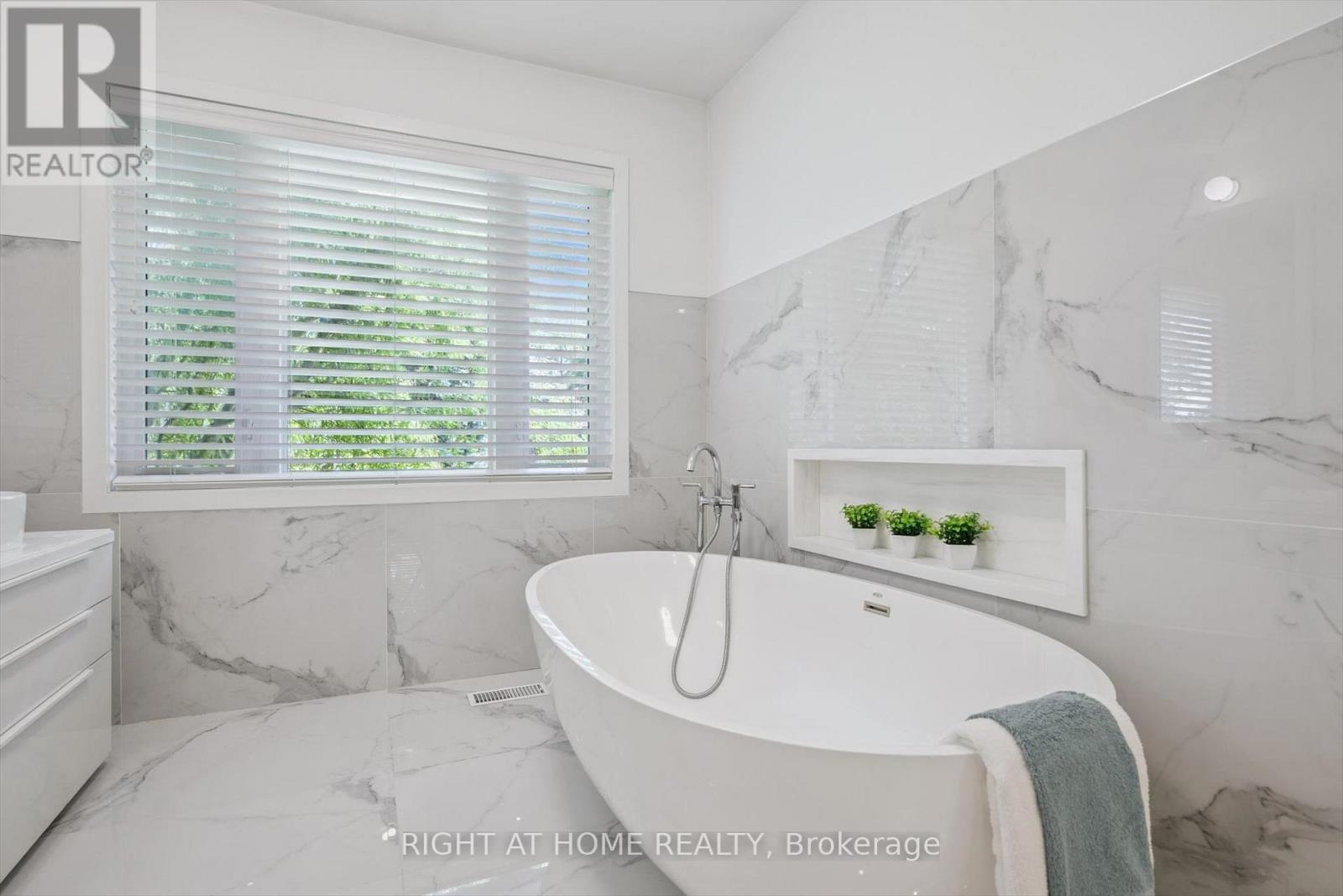 2486 EDENHURST DRIVE - 20