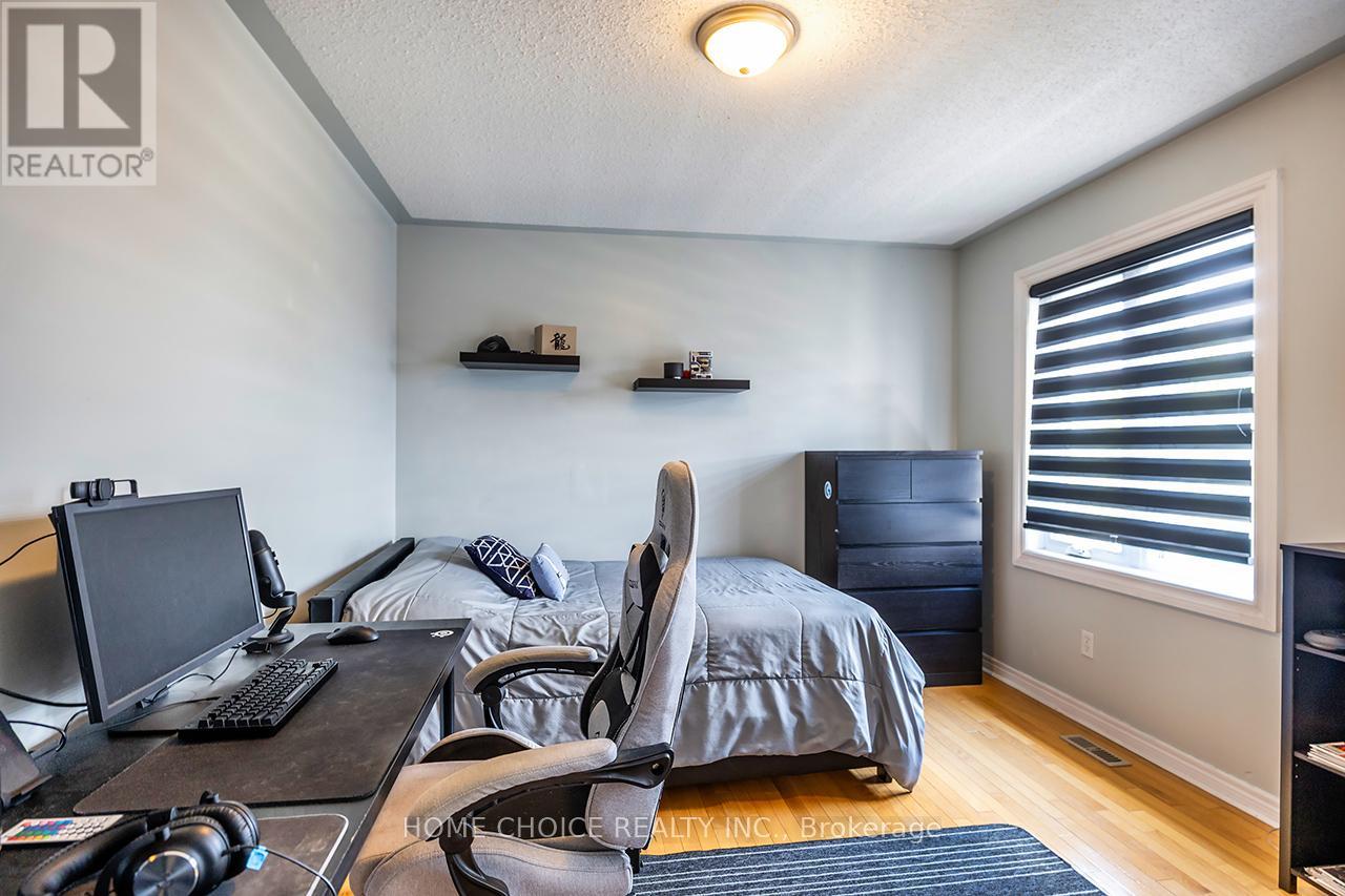 87 BECKETT CRESCENT - 34
