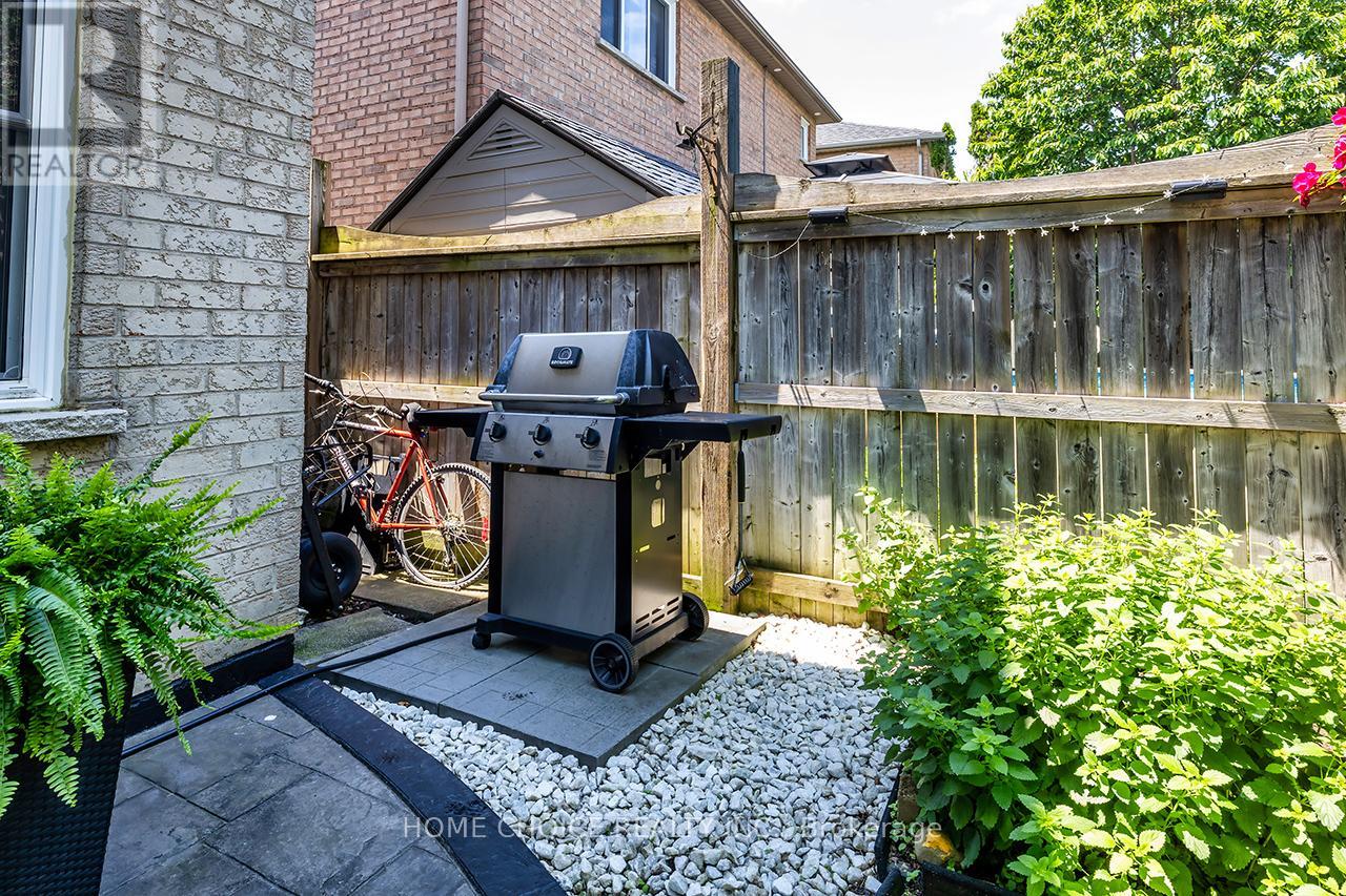 87 BECKETT CRESCENT - 44