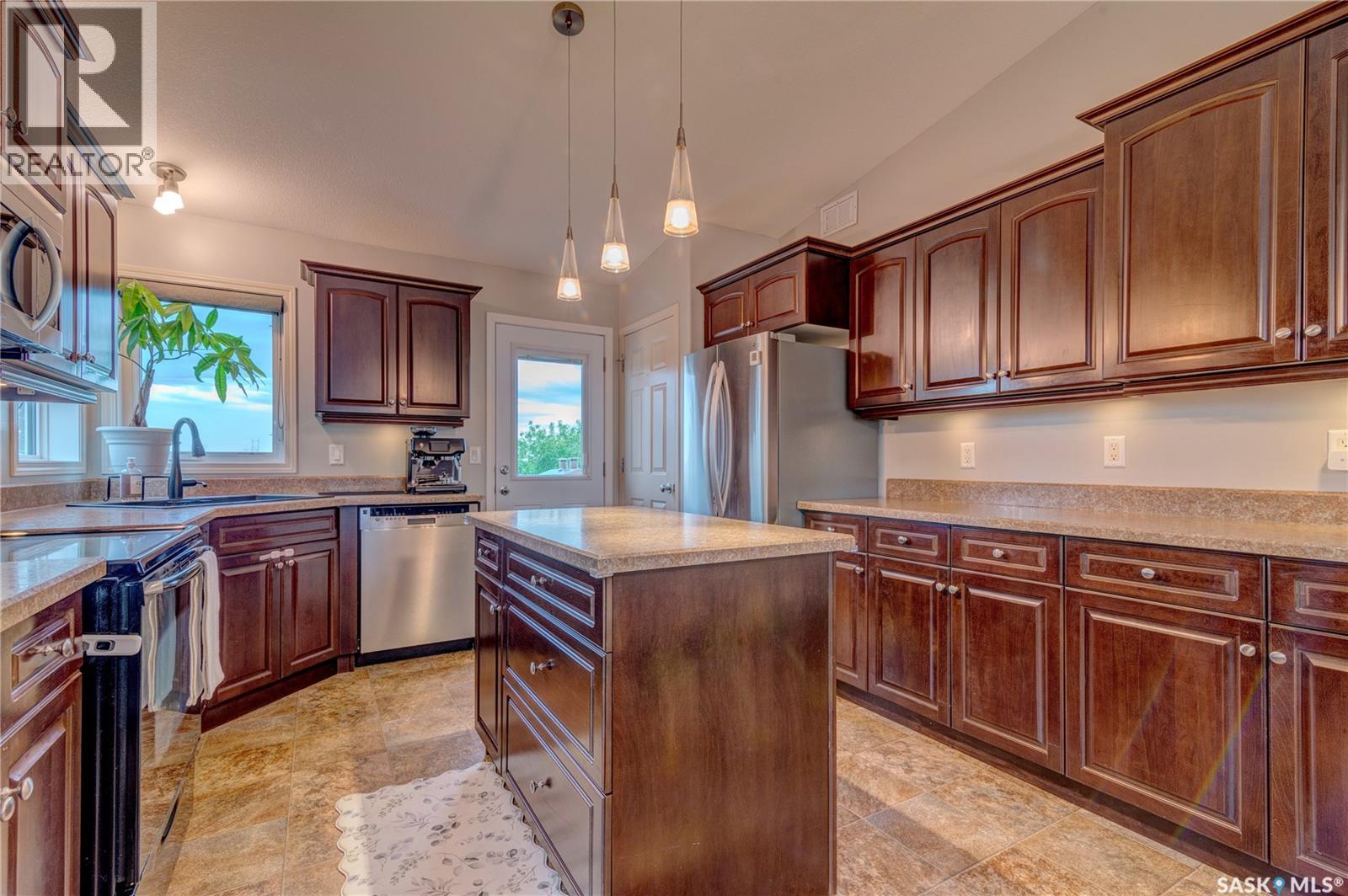 751 Bluebird CRESCENT — photo 10