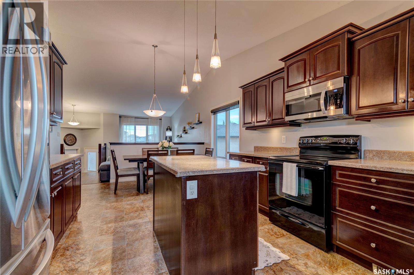 751 Bluebird CRESCENT — photo 12